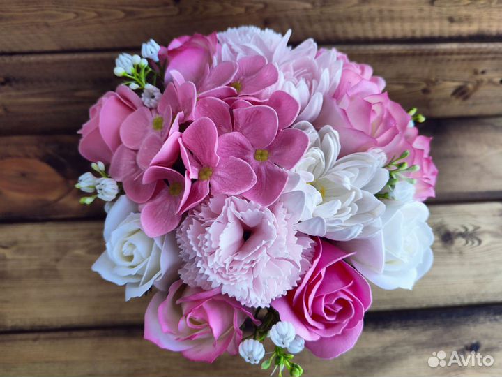 Композиция из мыльных цветов