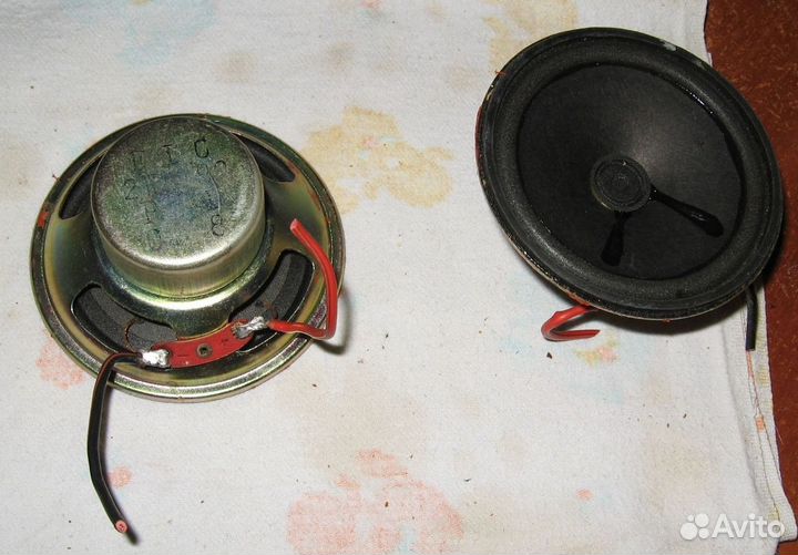 Динамики 2 штуки 75 мм 8 ohms 2 watts + крепления