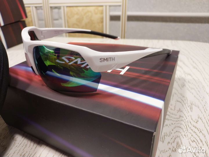 Солнцезащитные очки Smith