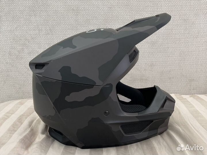 Мотошлем FOX V1 ECE R22-05. Торг уместен