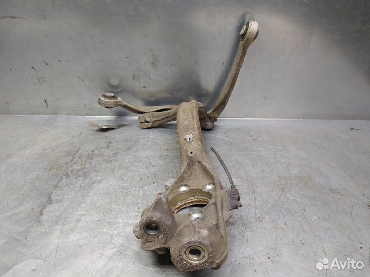 Кулак поворотный передний левый Audi A4 B7
