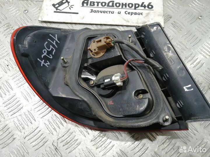 Фонарь задний правый в крыло оригинал Maxima A33