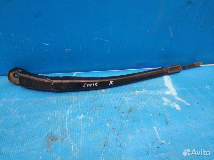 Поводок стеклоочистителя передний правый Honda Civ