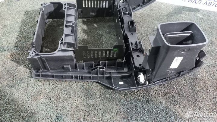 Центральная консоль Opel Zafira B Z18XER 2007