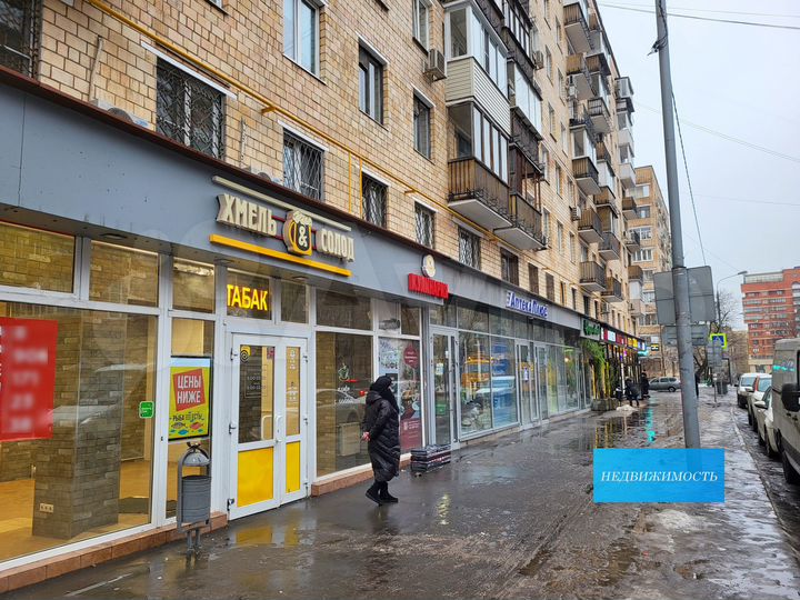 Торговая площадь 53м² первая линия, вход отдельный