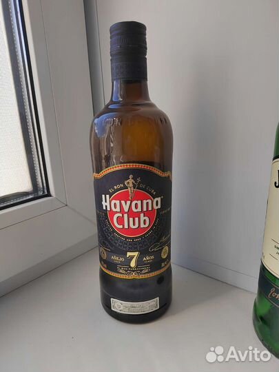 Бутылки и бокалы