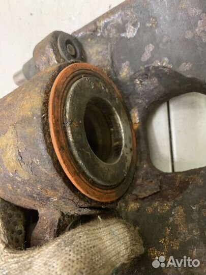 Суппорт передний левый Mercedes W163 ML