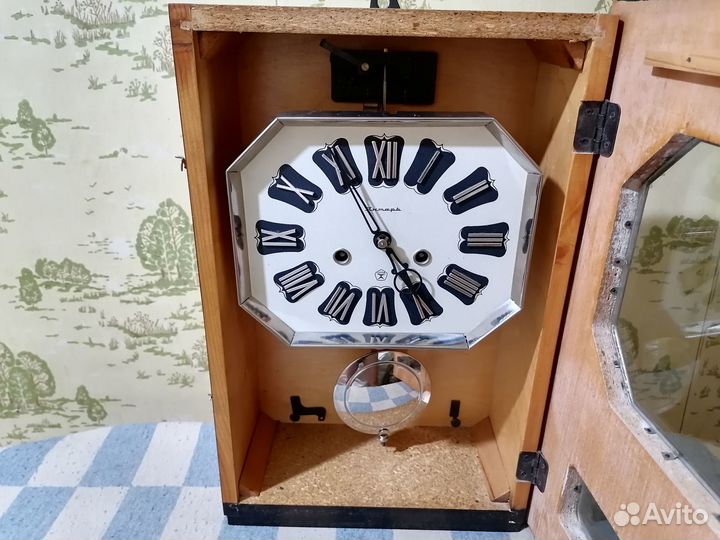 Часы настенные Янтарь с боем