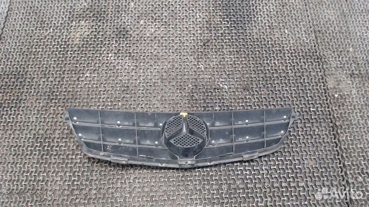 Решетка радиатора Mercedes CLK W209, 2005