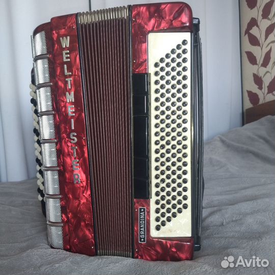 Продам аккордеон Weltmeister Grandina