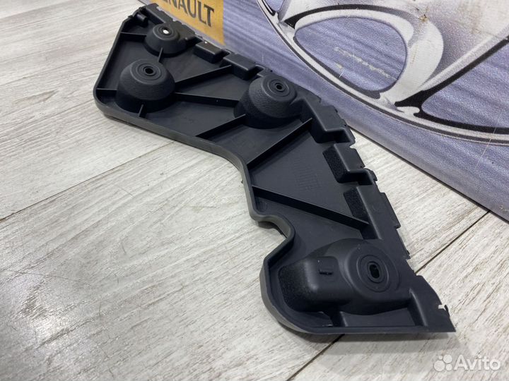Кронштейн крепление бампера Renault duster Прав