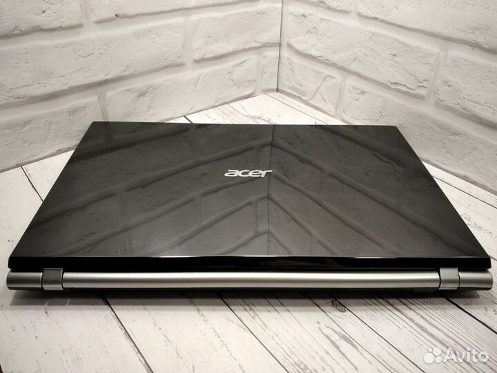 Игровой ноутбук с SSD + GeForce 2GB + intel i5