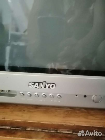Телевизор б/у sanyo