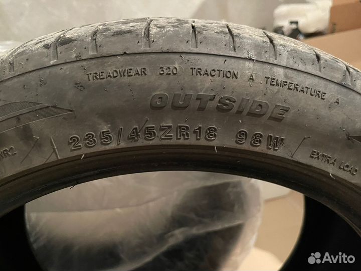 Tracmax Transporter RF09 235/45 R18