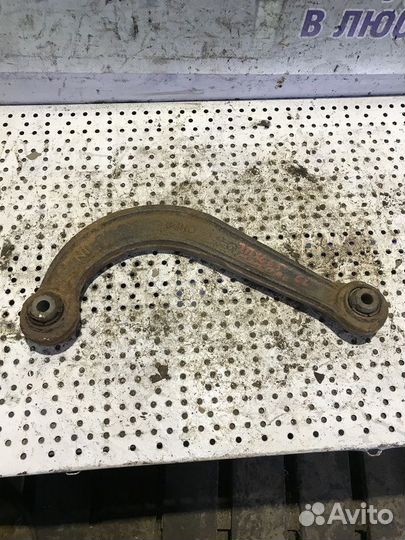 Кулак задний правый Mazda 6