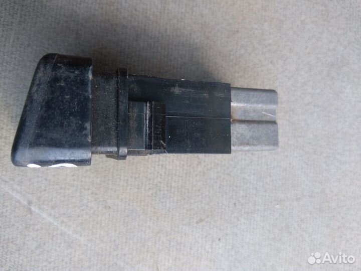 Кнопка аварийной сигнализации Nissan Almera N15