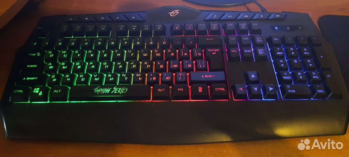 Игровая клавиатура с подсветкой