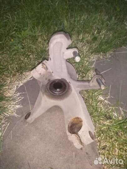 Поворотный кулак ford focus 1