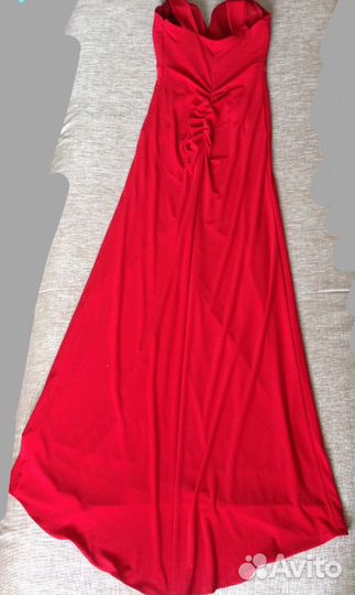 Вечернее платье со шлейфом р. 42-44