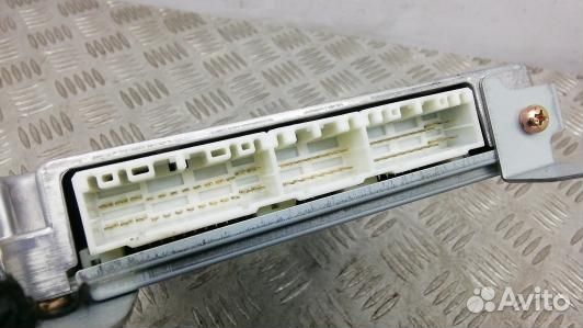 Блок управления двс mazda 323 BJ (96X02PC01)