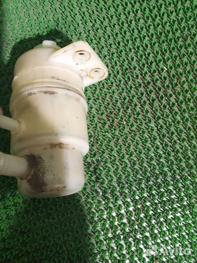 Бачок гур Mitsubishi Lancer9