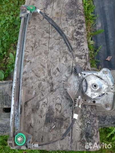 Стеклоподъемник Audi 100 с4