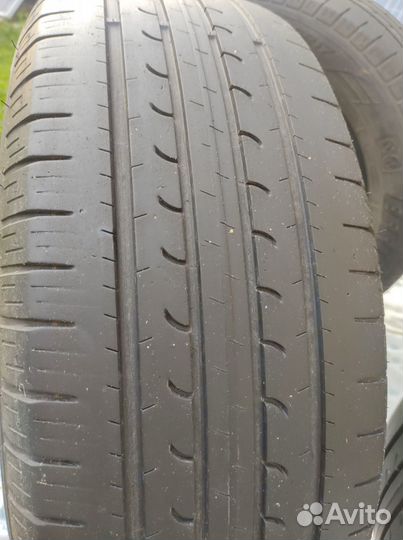 Goodyear EfficientGrip SUV 4x4 215/60 R17 96H