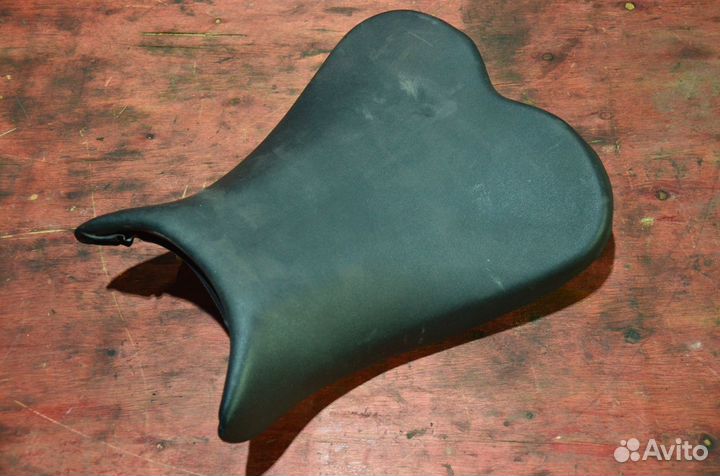 Сиденье водителя Suzuki GSX-R 600 / 750 k6 - k7 20