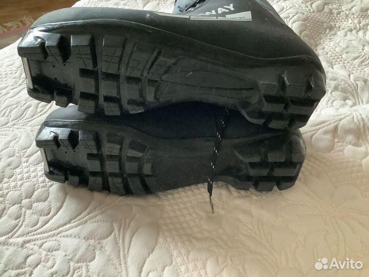 Лыжные ботинки на 38 размер