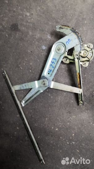 Стеклоподъемник механ передний правый Geely MK I