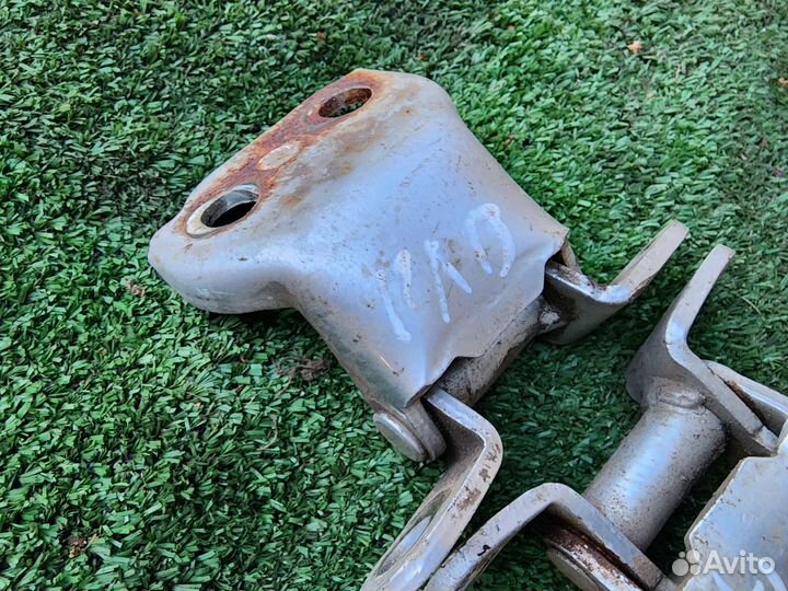 Петля двери передняя левая Great Wall Safe Deer