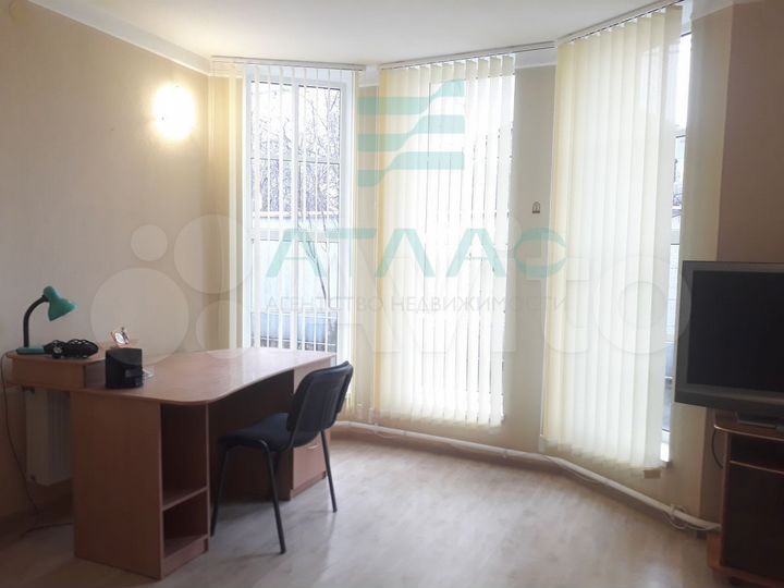 2-к. квартира, 70 м², 1/1 эт.