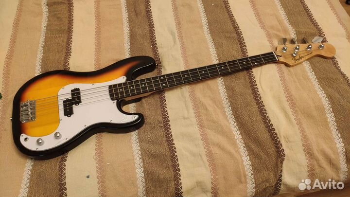 Реплика Fender Precision Bass санбёрст и кэнди эпл