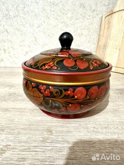 Посуда Хохлома