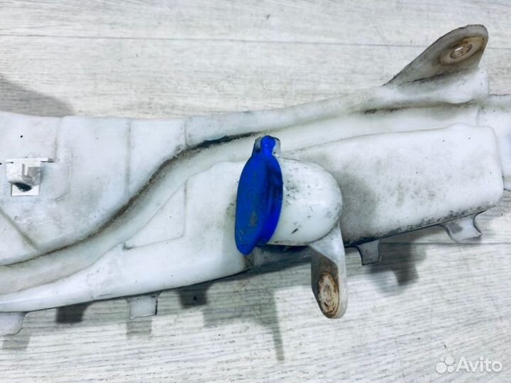 Бачок омывателя Ford Focus седан 1.6 2010