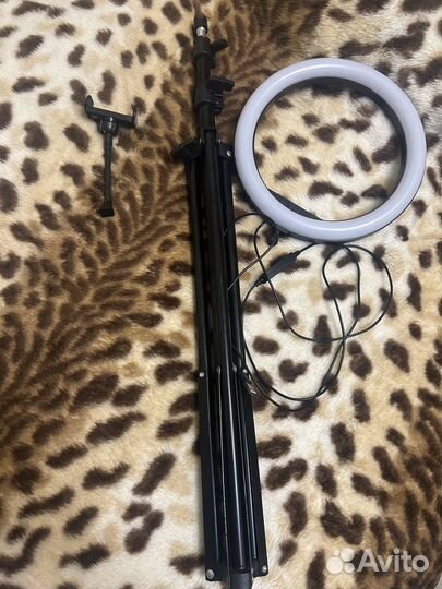Кольцевая лампа со штативом бу