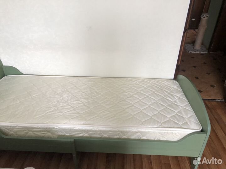 Продам б/у детскую кровать
