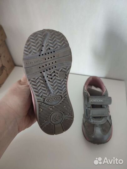 Кроссовки для девочки geox