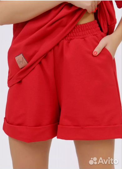 Новый спортивный костюм с шортами 42-44