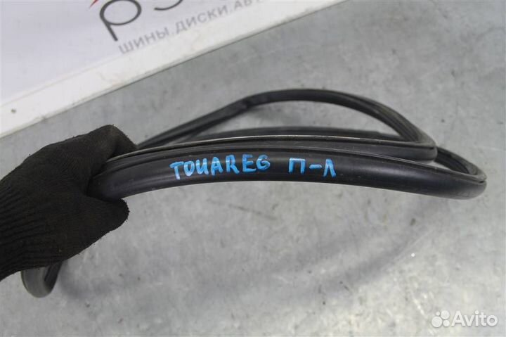 Уплотнитель кузова передней левой двери Volkswage