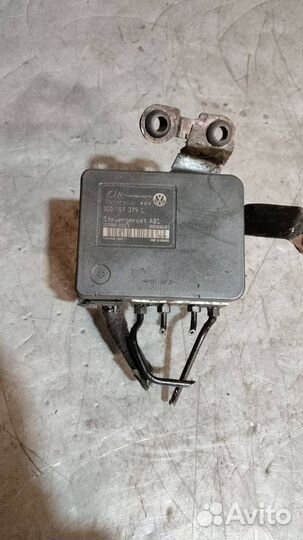 Моторчик дворников перед. Volkswagen Golf 4 1998