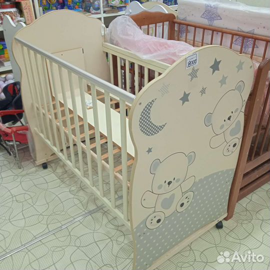 Кровать с маятником