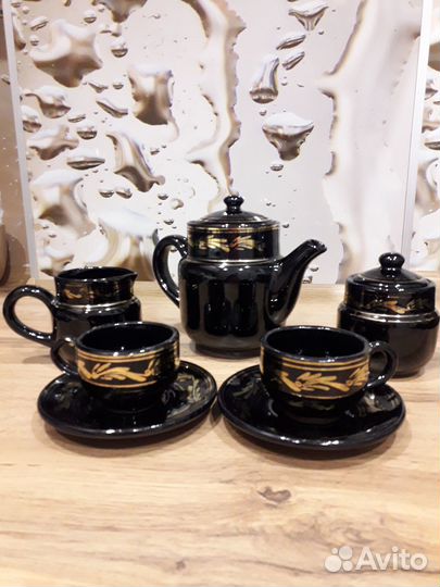Чайник заварочный,чашки,сахарница