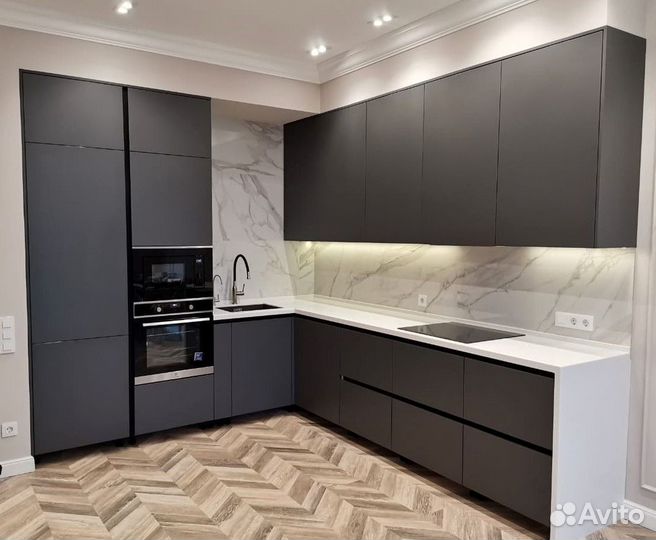 Кухонный гарнитур под потолок