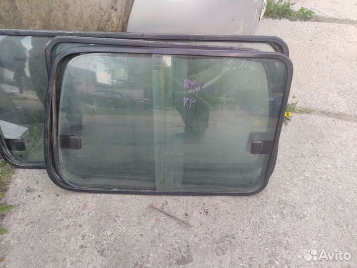 Стекло боковое Kia Pregio