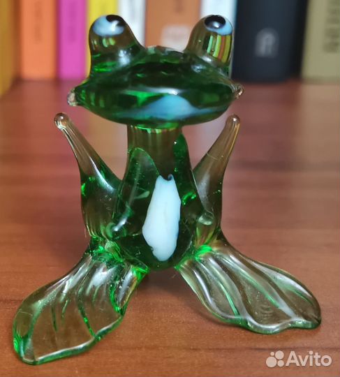 Лягушка стеклянная