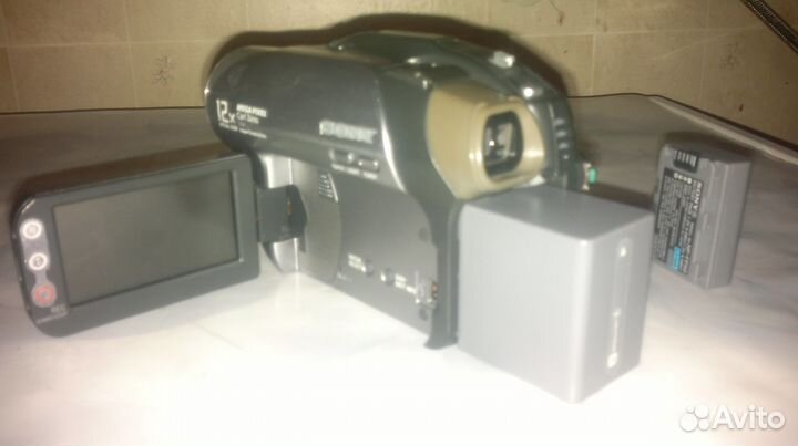 Видео камера sony DCR-DVD203E
