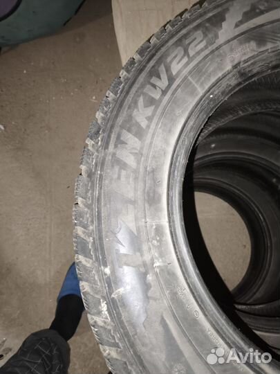 Kumho I'Zen KW22 65/65 R16 98T