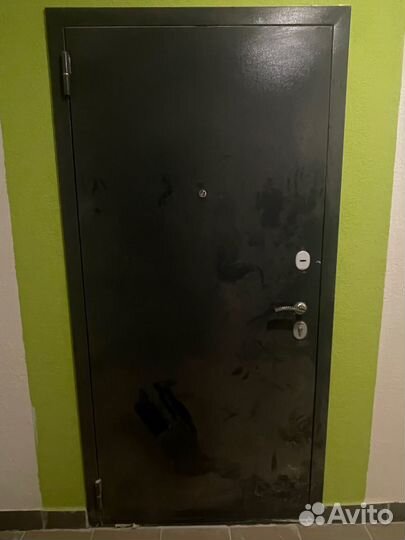 Дверь входная металлическая от застройщика