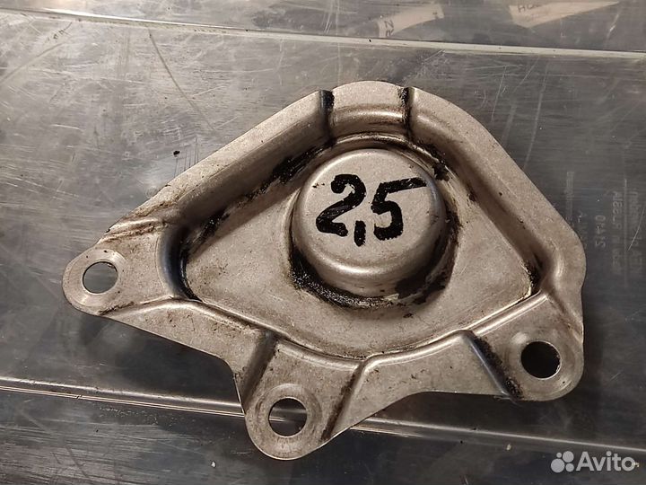 Крышка двигателя 2.5 VW Туарег Мультивен T5